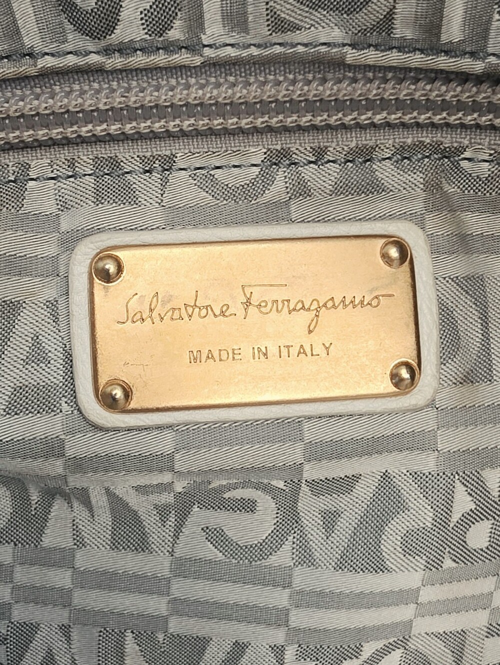 Salvatore Ferragamo White Soft Leather Shoulder Bag. Beautiful braided straps. - Picture 4 of 16